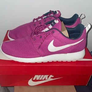 Nike Roshe Pink Size 10 Mens! Brand New!